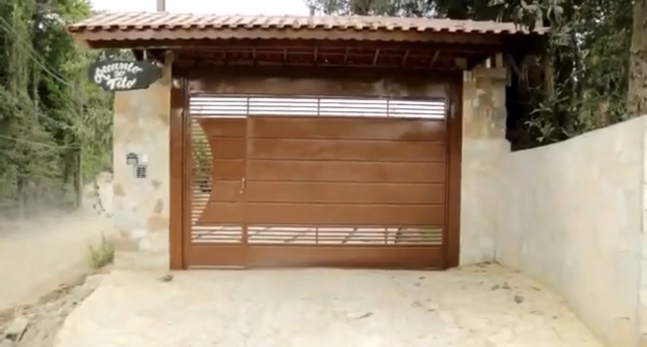Portão do Recanto do Tito